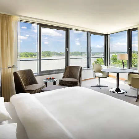 Hyatt Regency Szálloda 5*