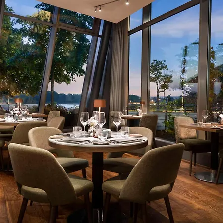 Hyatt Regency Szálloda 5*