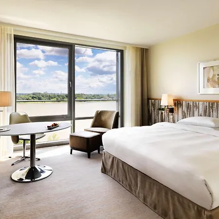 Hyatt Regency Szálloda