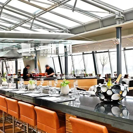 Hyatt Regency Szálloda 5*